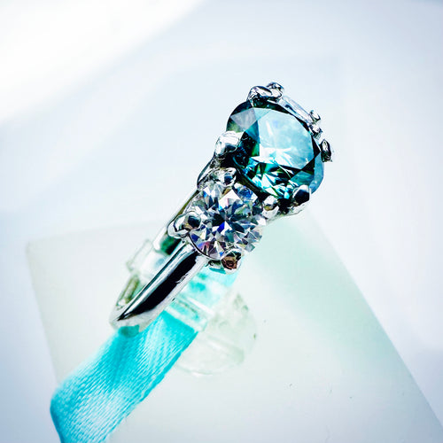 1.5Carat Greenish Blue & White Moissanite 3Stone Ring Total 2.5Carat