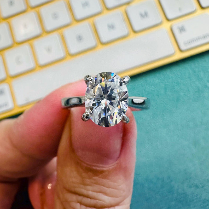 2CT Oval White Moissanite Solitaire